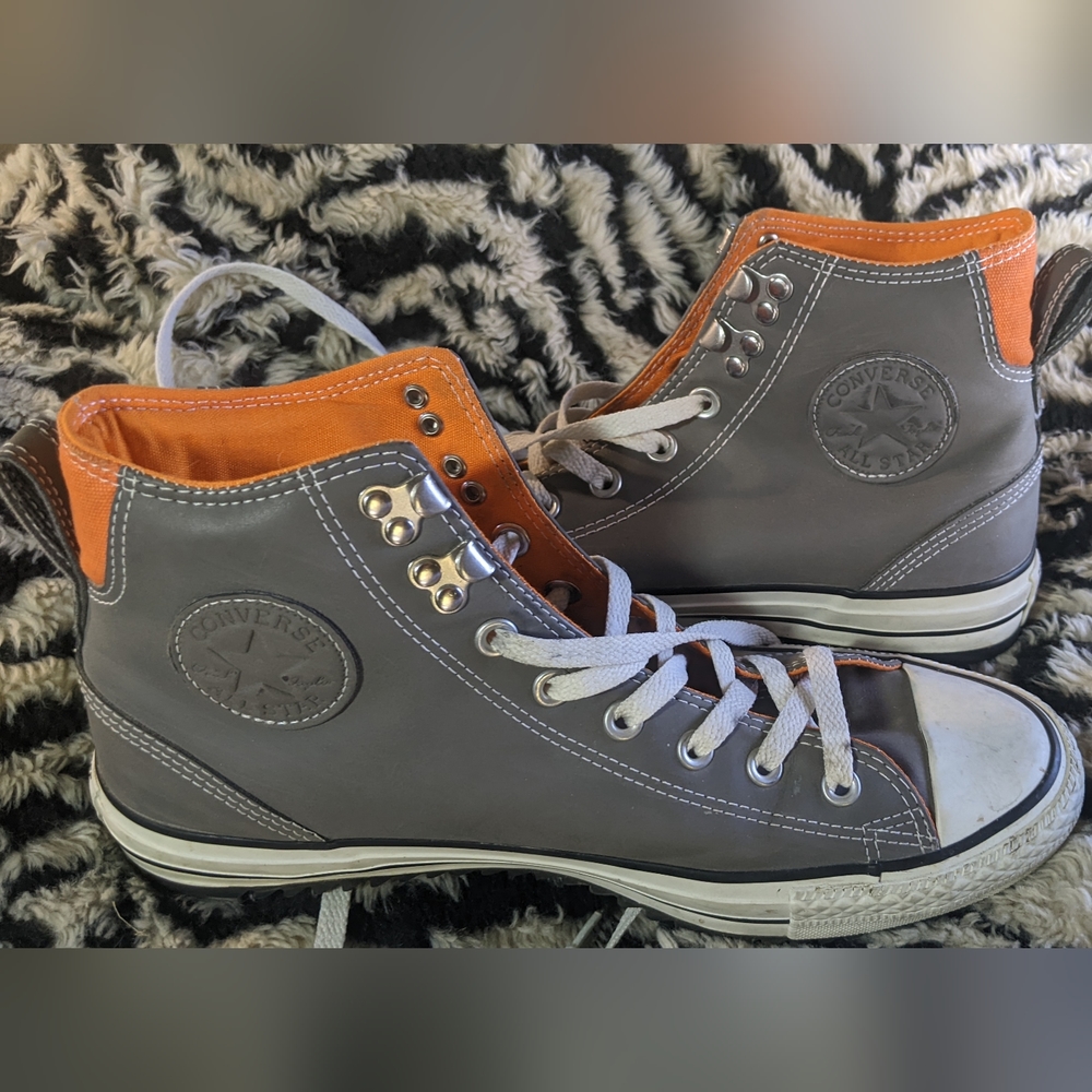 Unique grey/orange converse hightops